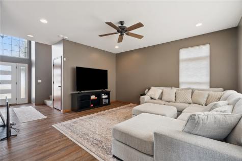 2385 Wolf Creek Trail Hiawatha IA 52233