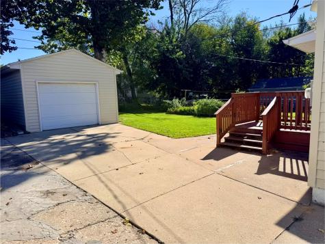 3827 C Avenue NE Cedar Rapids IA 52402