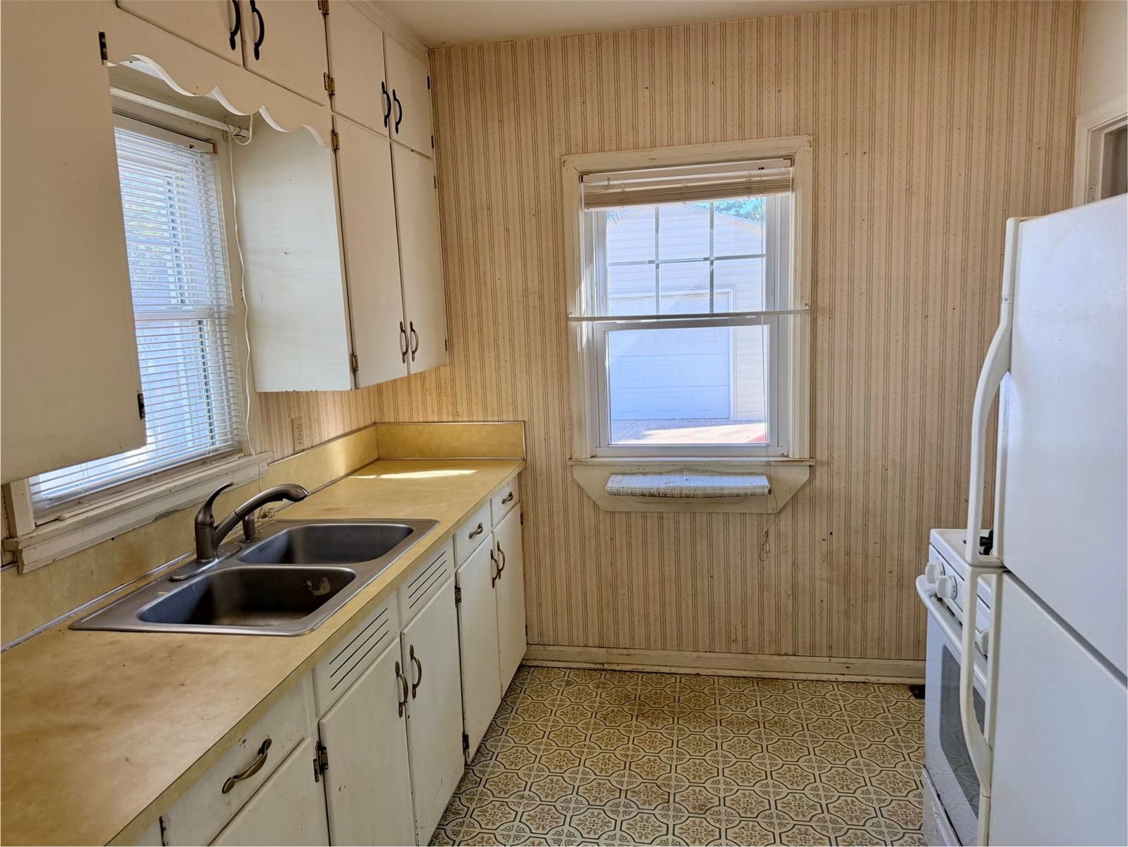3827 C Avenue NE Cedar Rapids IA 52402