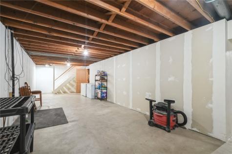 1725 Country Club Drive Marion IA 52302
