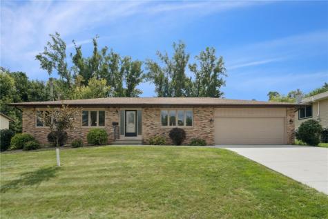 5207 Broadlawn Drive SE Cedar Rapids IA 52403