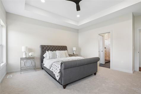 702 Lakeview Tiffin IA 52340