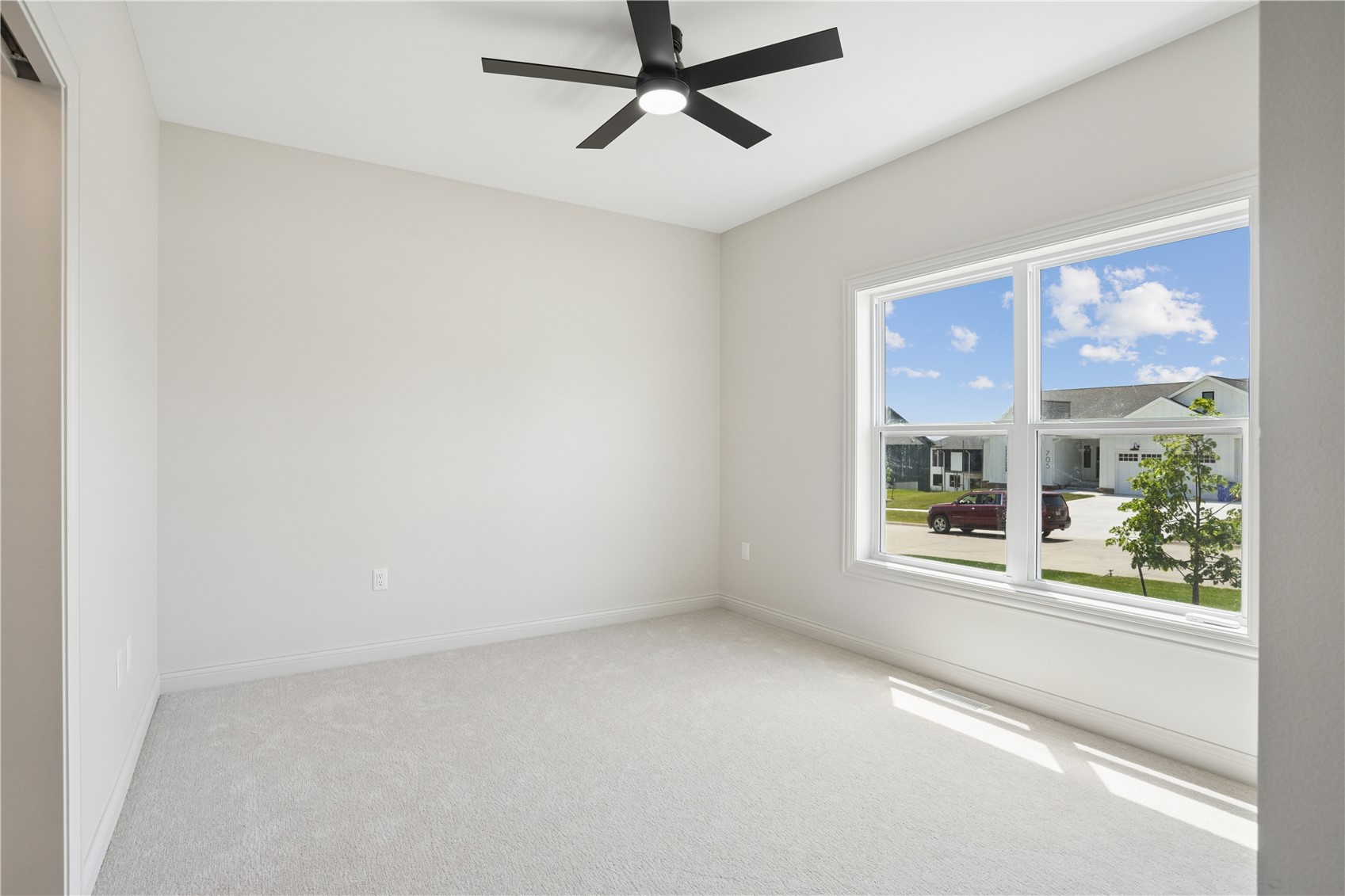 702 Lakeview Tiffin IA 52340