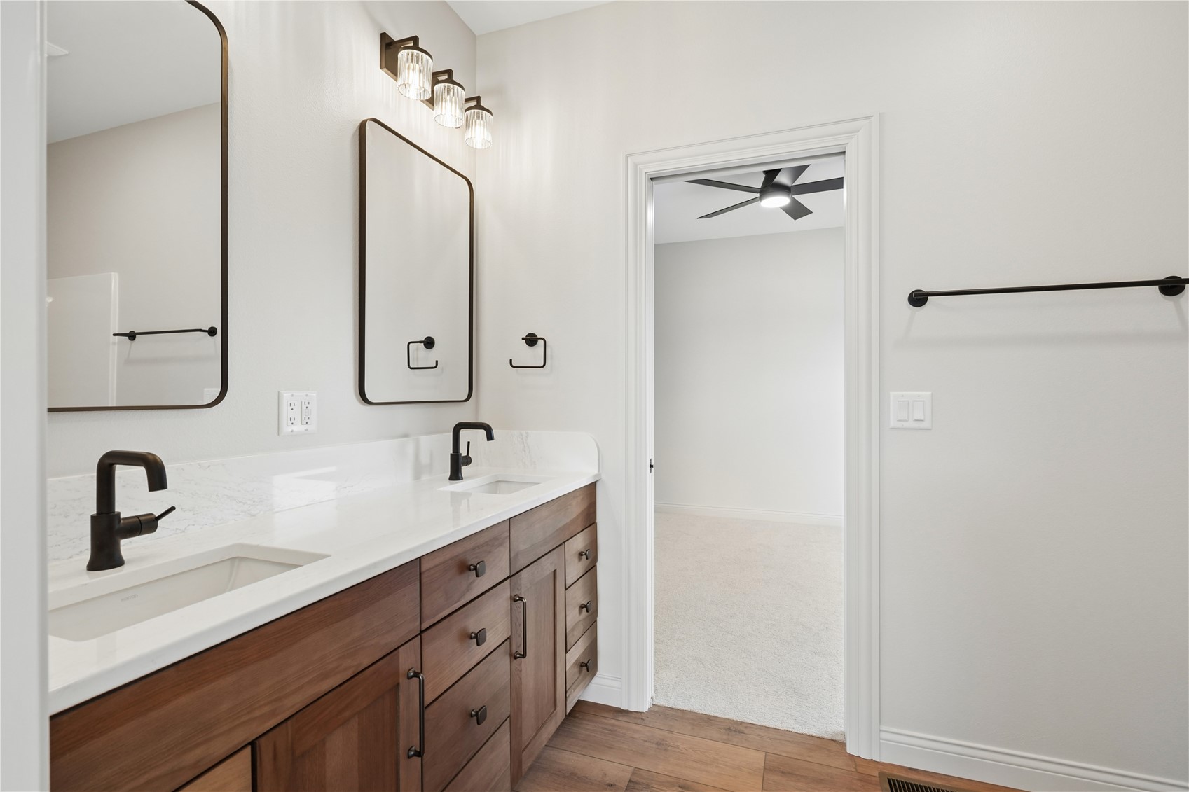 702 Lakeview Tiffin IA 52340