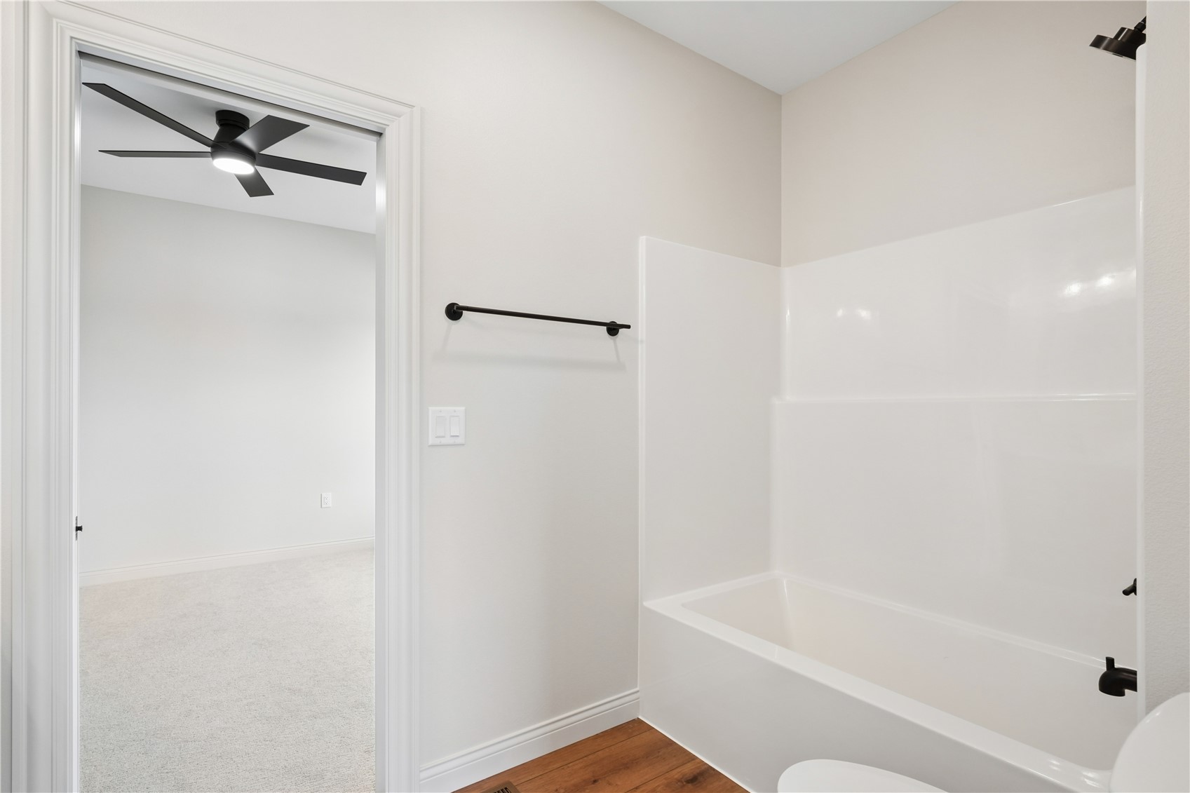 702 Lakeview Tiffin IA 52340