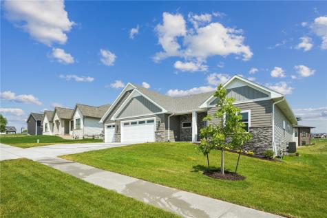 702 Lakeview Tiffin IA 52340