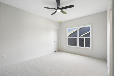 702 Lakeview Tiffin IA 52340