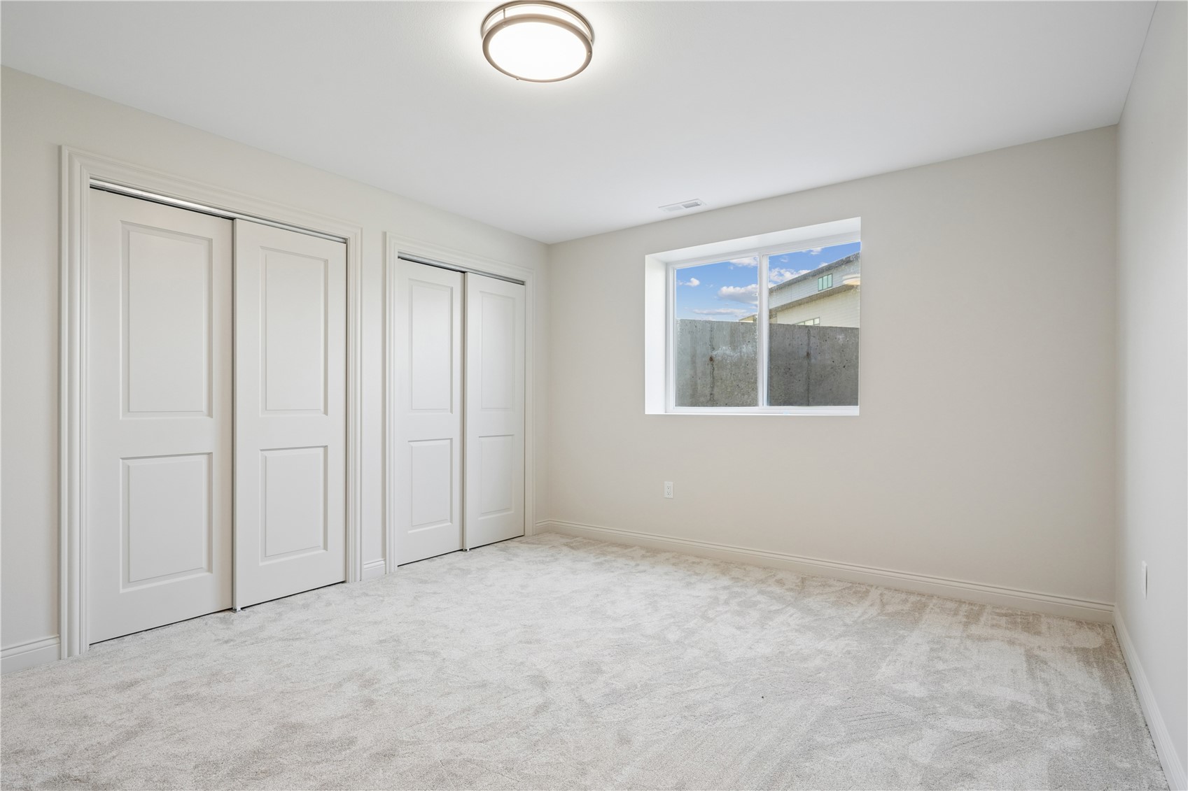 702 Lakeview Tiffin IA 52340