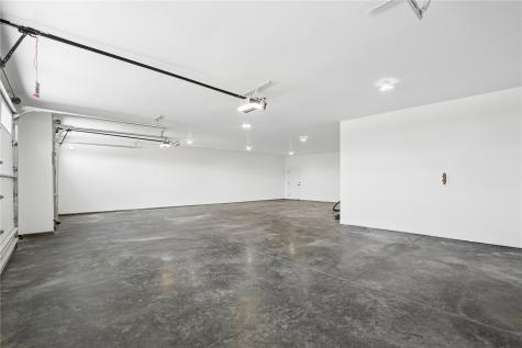 702 Lakeview Tiffin IA 52340