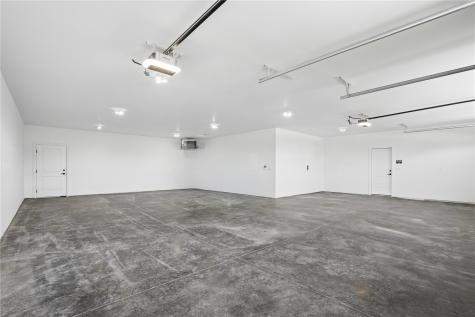 702 Lakeview Tiffin IA 52340