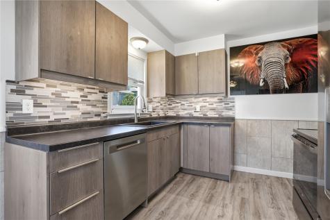3401 Dennis Drive NW Cedar Rapids IA 52405