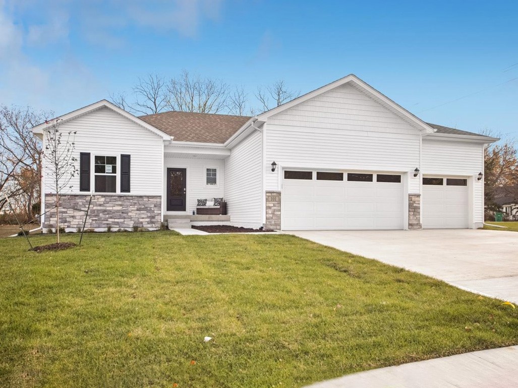 3306 Artesian Road Marion IA 52302