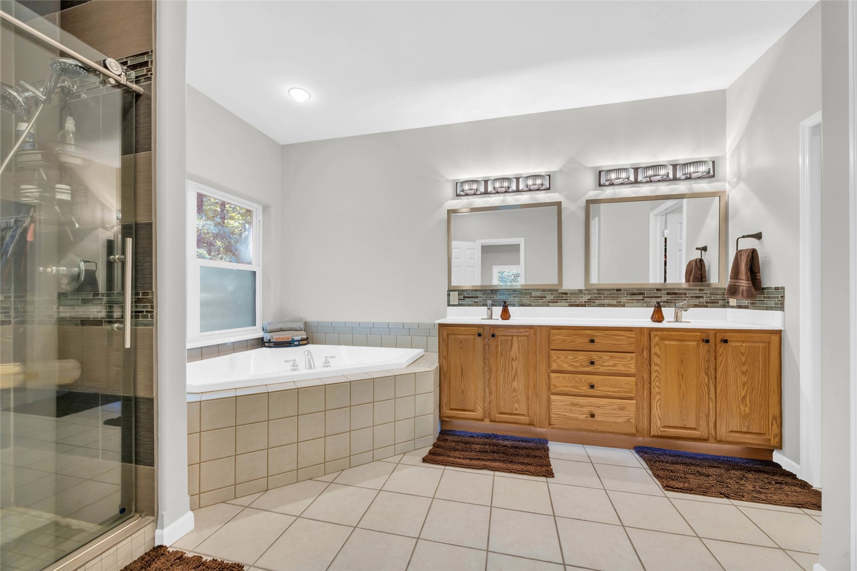 2722 Royal Oaks Drive NW Swisher IA 52338