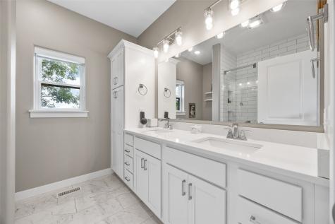 1300 E Gable Way Tiffin IA 52340