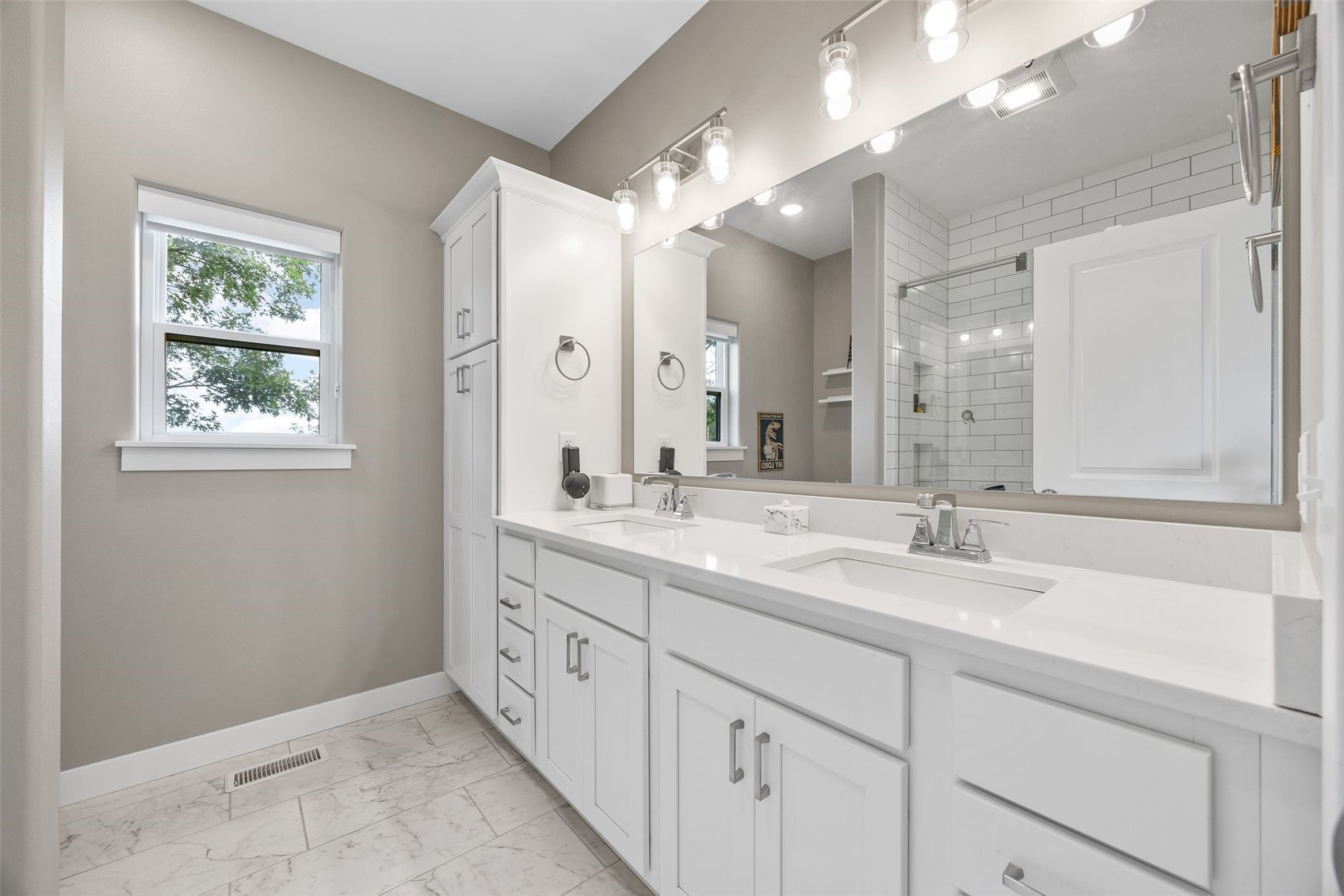 1300 E Gable Way Tiffin IA 52340