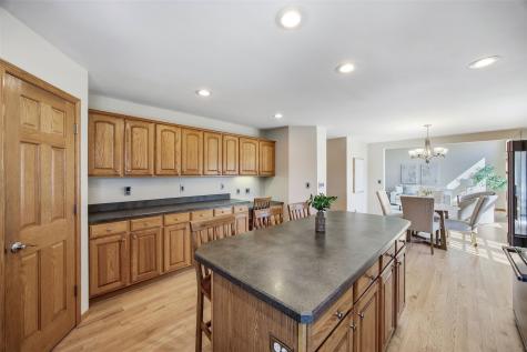 6060 Wayside Circle Cedar Rapids IA 52411