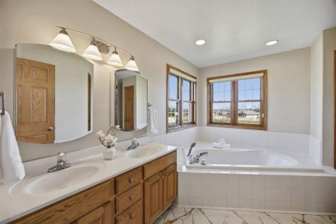 6060 Wayside Circle Cedar Rapids IA 52411