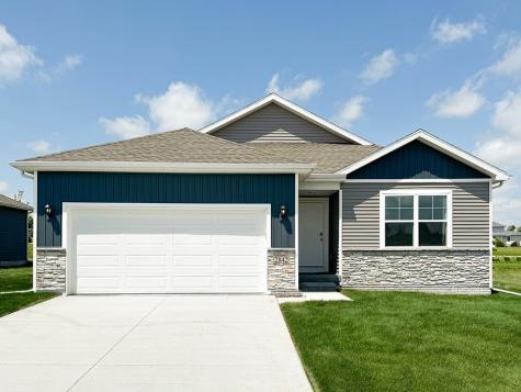 2794 Cecelia Drive Hiawatha IA 52233