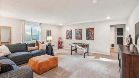 2794 Cecelia Drive Hiawatha IA 52233