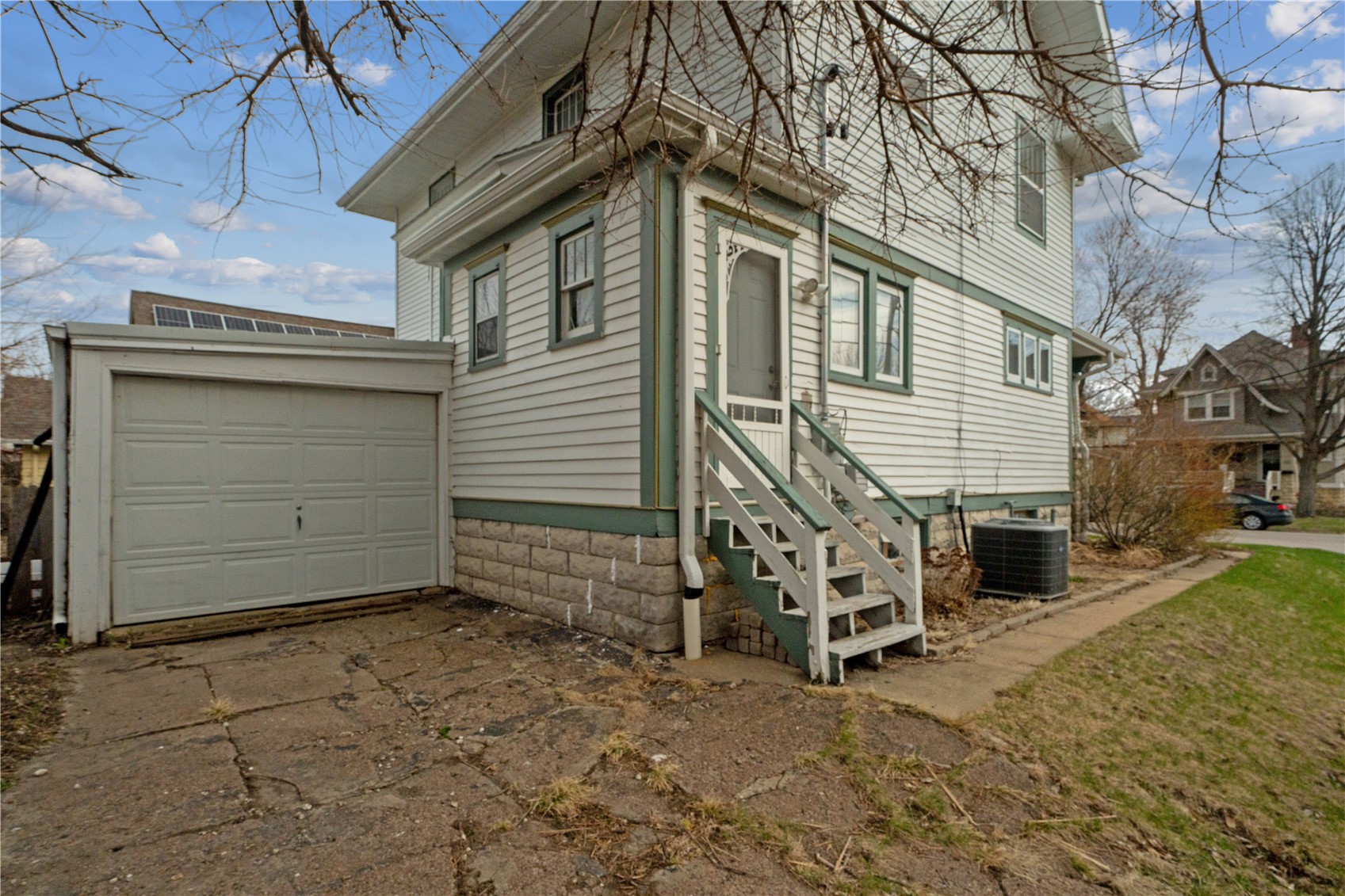 335 18th Street SE Cedar Rapids IA 52403