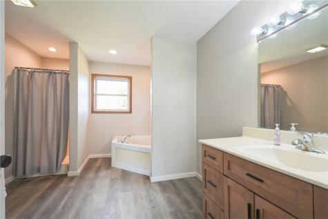 3699 Highway 13 Marion IA 52302