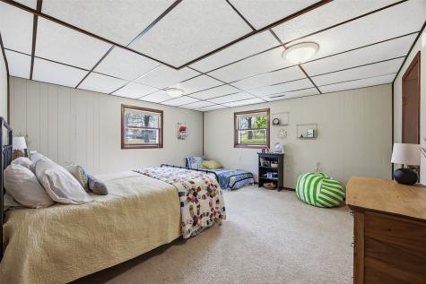 7 West View Acres NE Iowa City IA 52240