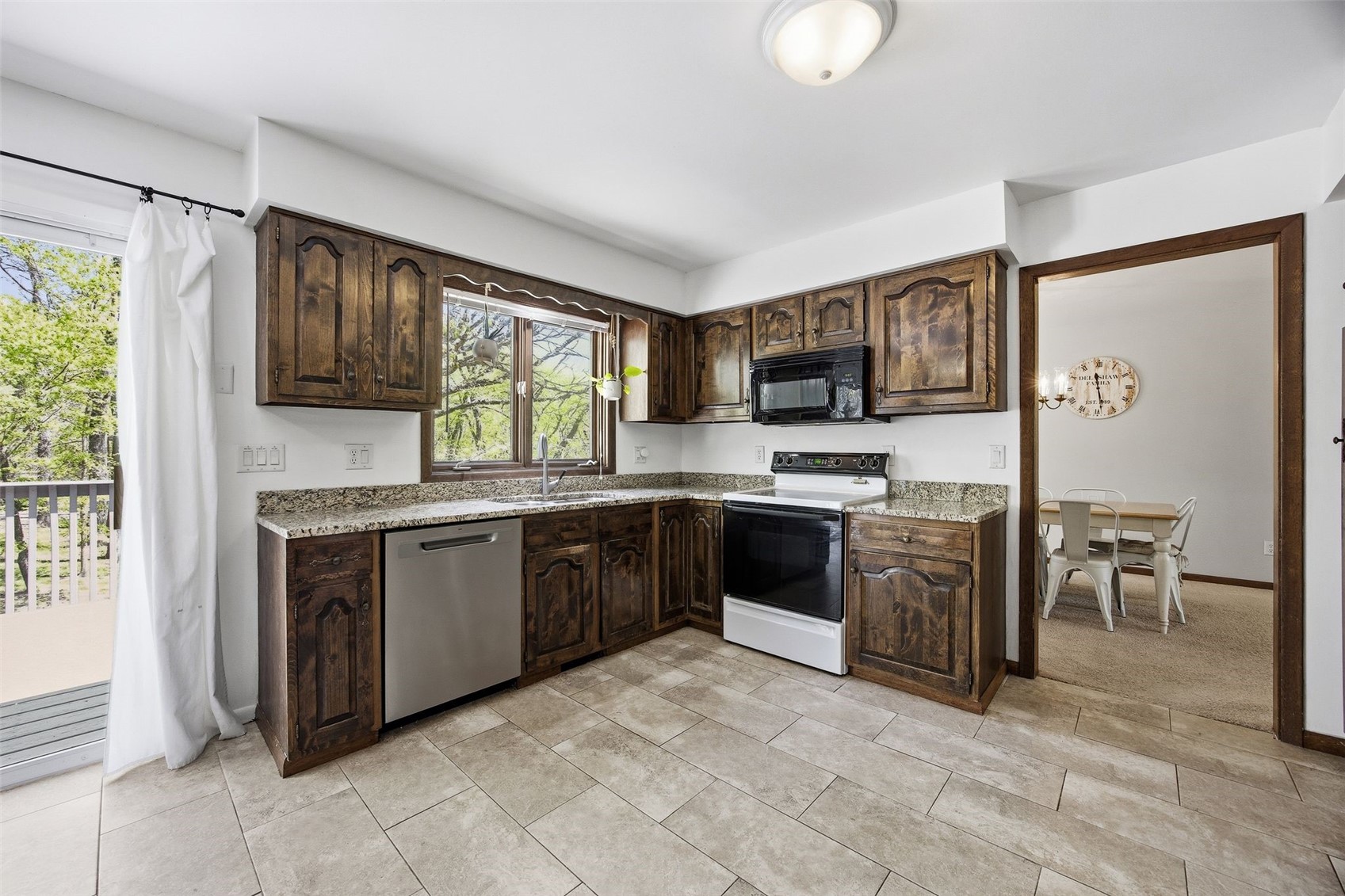 7 West View Acres NE Iowa City IA 52240