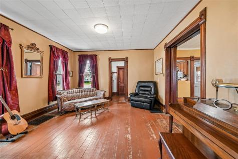 1385 12th Street Marion IA 52302