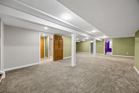 1400 E Knoll Drive Robins IA 52328