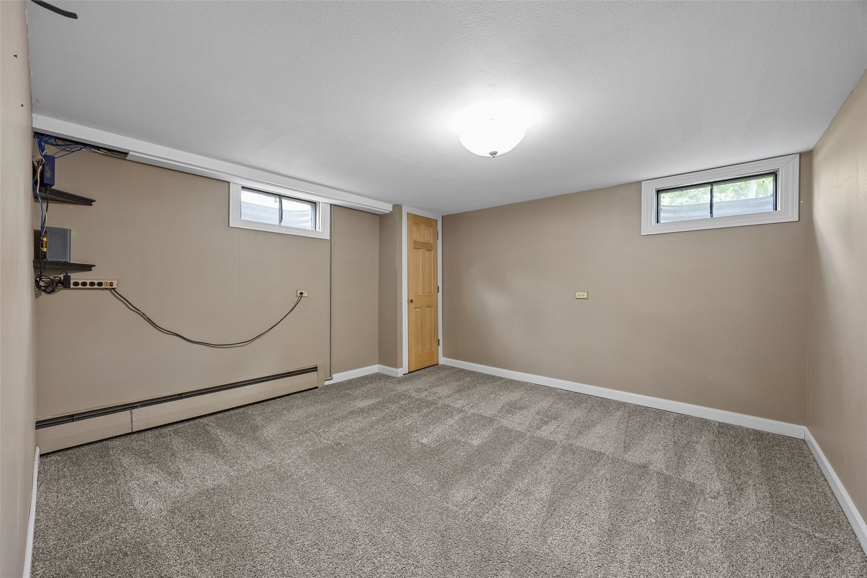 1400 E Knoll Drive Robins IA 52328
