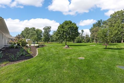 1400 E Knoll Drive Robins IA 52328