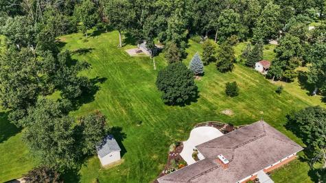 1400 E Knoll Drive Robins IA 52328