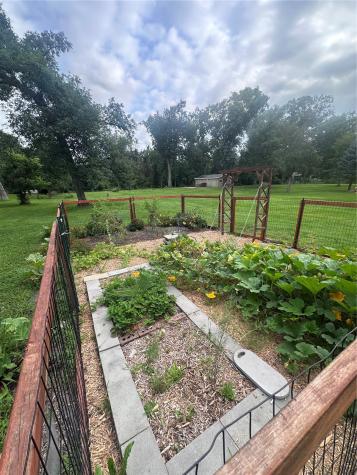 1400 E Knoll Drive Robins IA 52328
