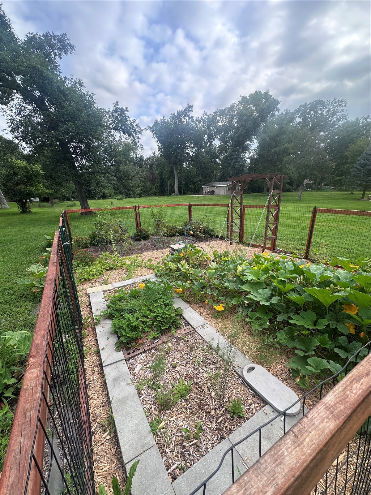1400 E Knoll Drive Robins IA 52328