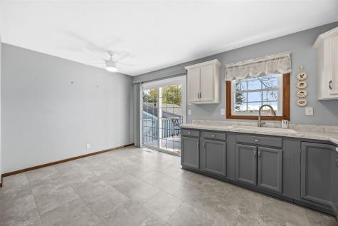 5025 Pine Grove Drive NE Cedar Rapids IA 52402