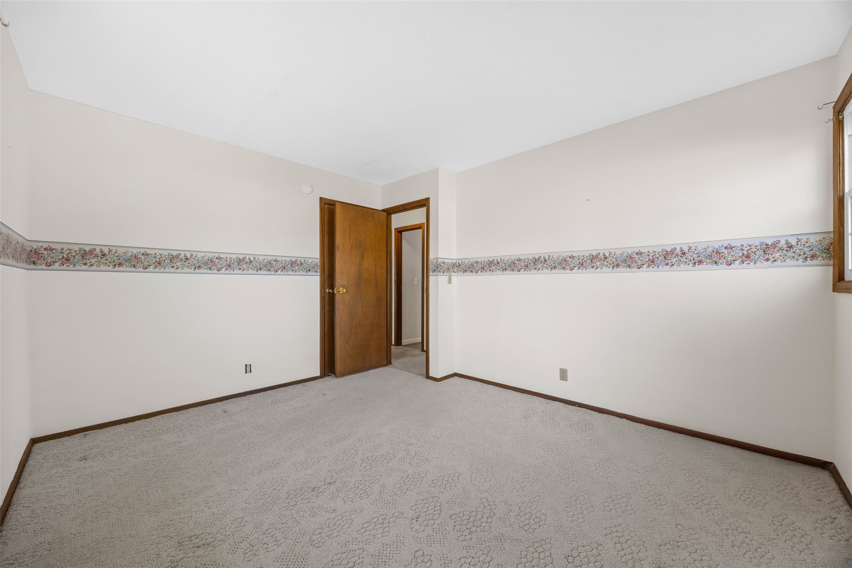 5025 Pine Grove Drive NE Cedar Rapids IA 52402