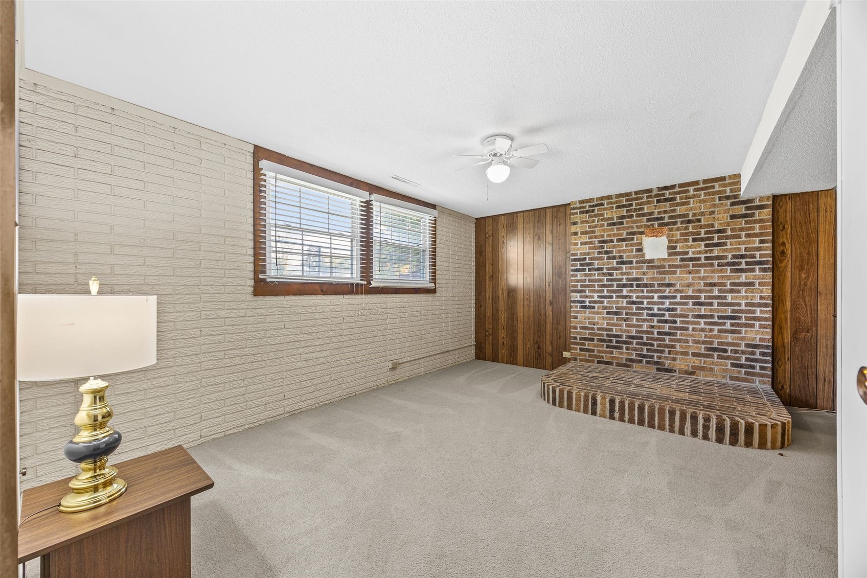 5025 Pine Grove Drive NE Cedar Rapids IA 52402