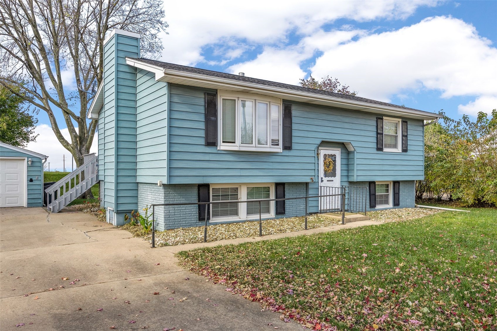 5025 Pine Grove Drive NE Cedar Rapids IA 52402
