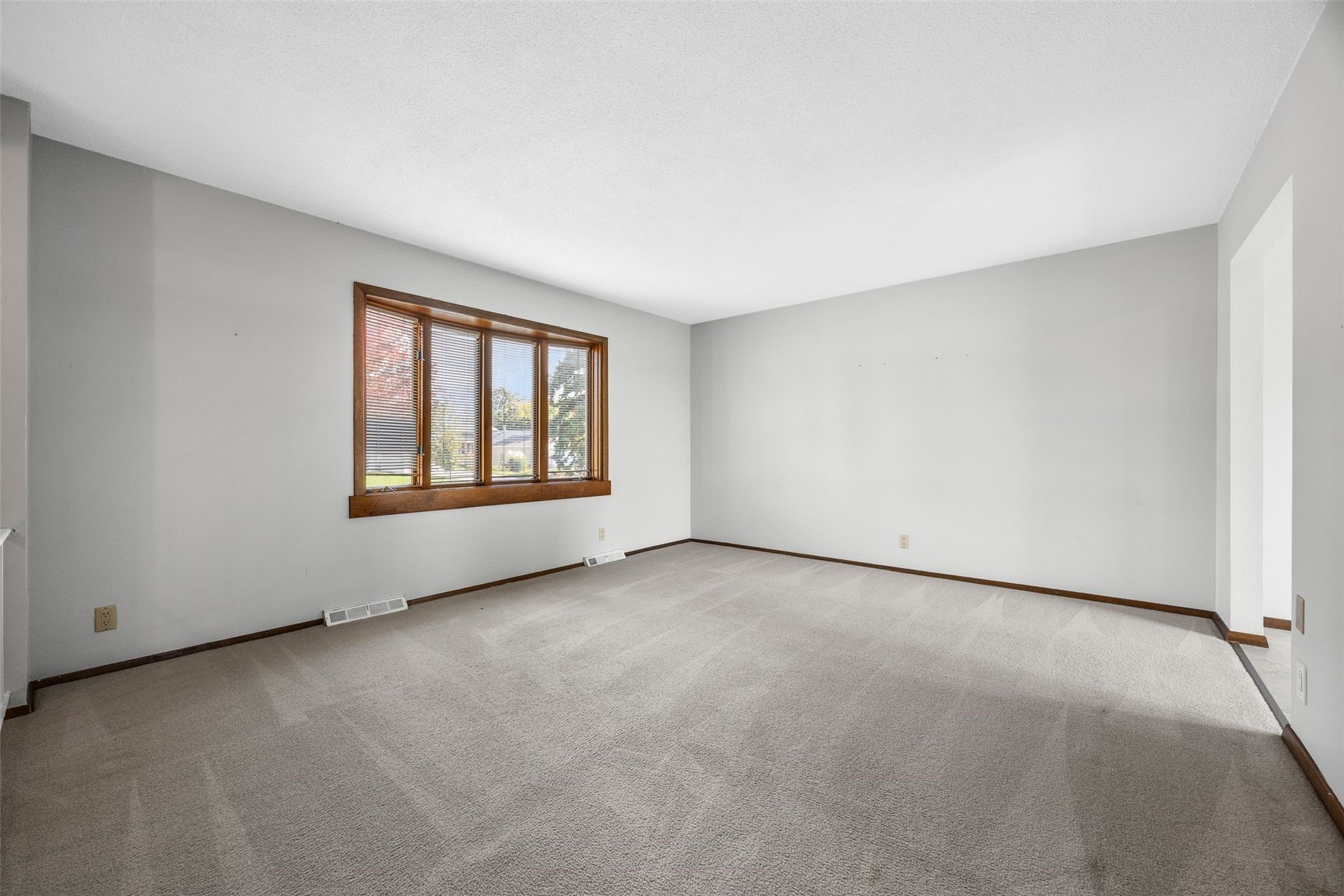 5025 Pine Grove Drive NE Cedar Rapids IA 52402