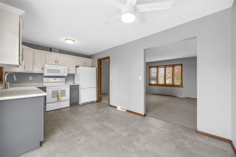 5025 Pine Grove Drive NE Cedar Rapids IA 52402