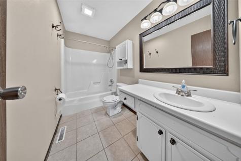 3904 Pine Wood Drive NE Cedar Rapids IA 52402