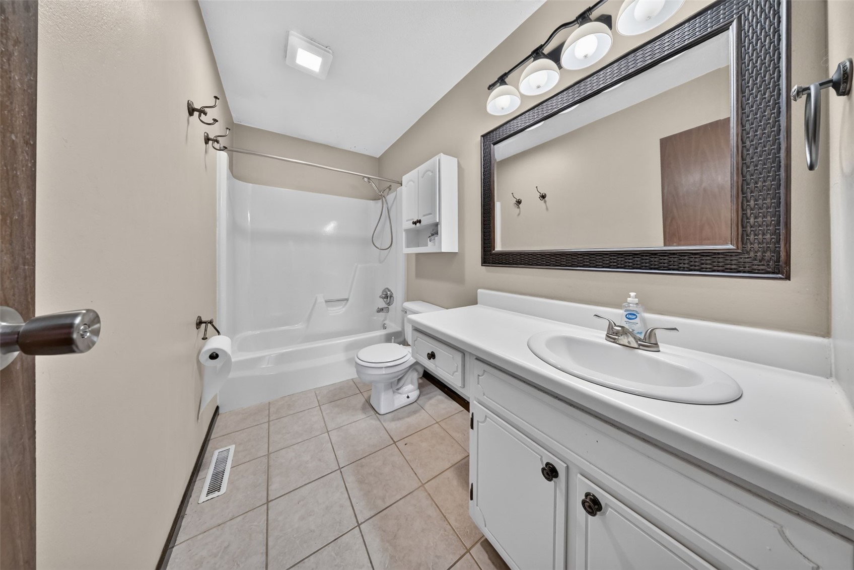 3904 Pine Wood Drive NE Cedar Rapids IA 52402