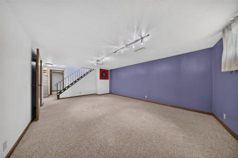3904 Pine Wood Drive NE Cedar Rapids IA 52402
