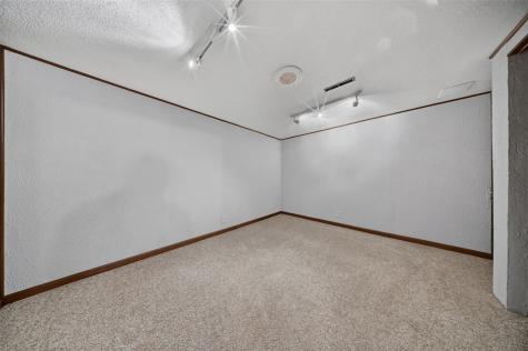 3904 Pine Wood Drive NE Cedar Rapids IA 52402