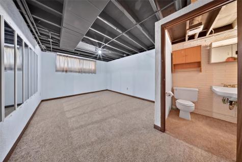 3904 Pine Wood Drive NE Cedar Rapids IA 52402