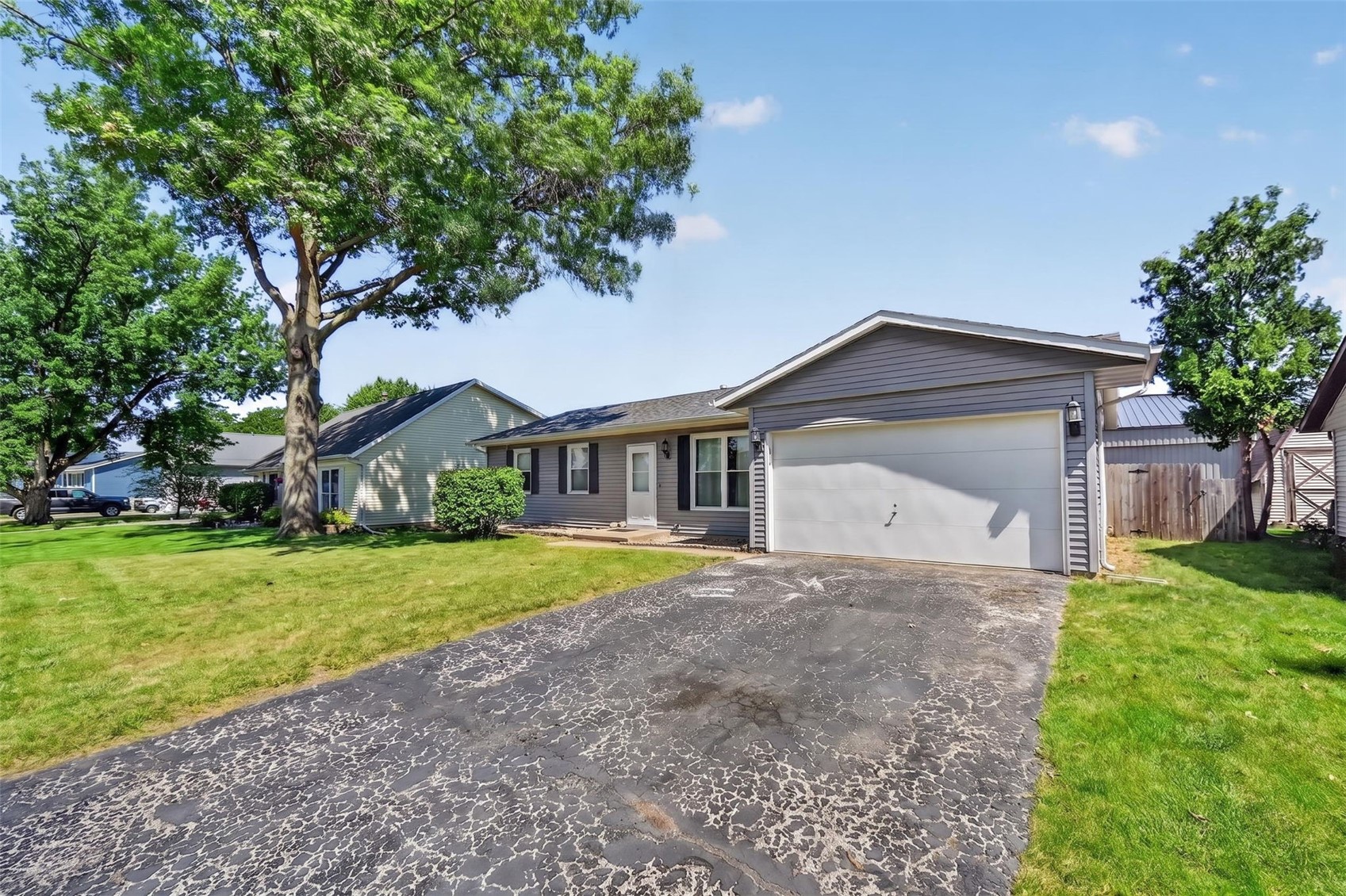 3904 Pine Wood Drive NE Cedar Rapids IA 52402