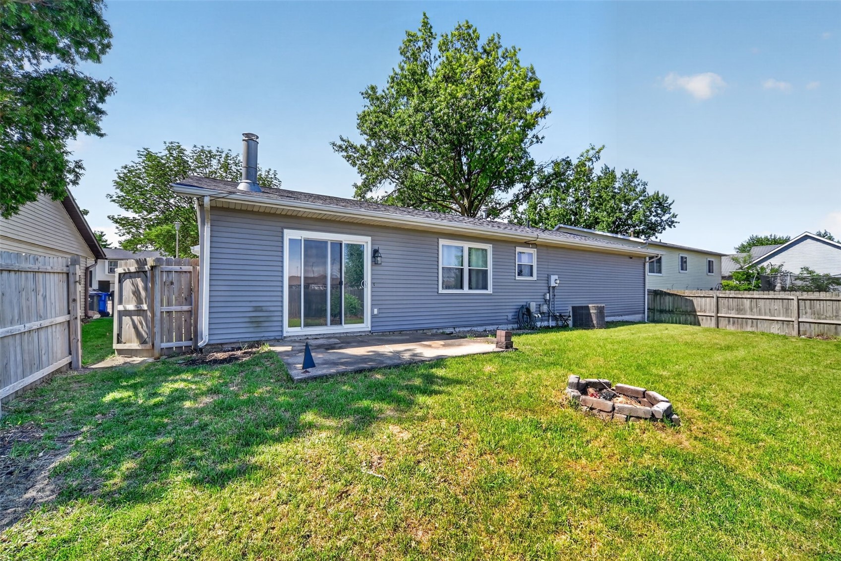 3904 Pine Wood Drive NE Cedar Rapids IA 52402