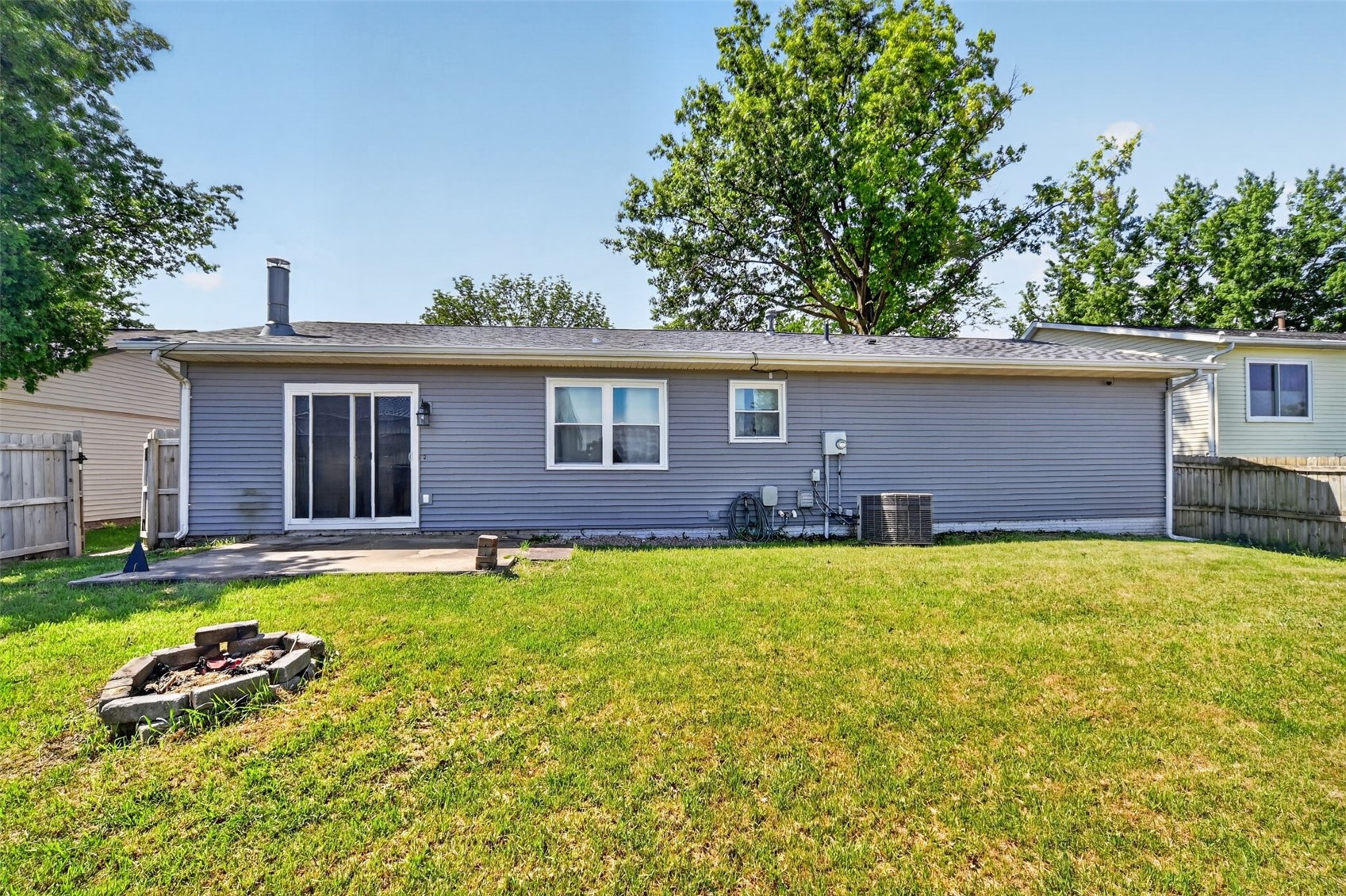 3904 Pine Wood Drive NE Cedar Rapids IA 52402