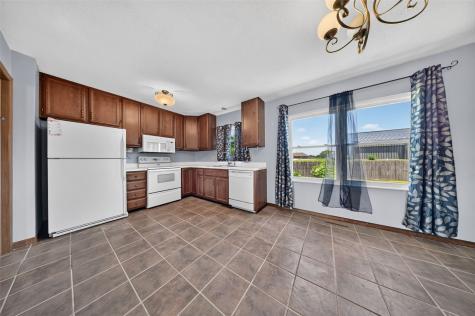 3904 Pine Wood Drive NE Cedar Rapids IA 52402