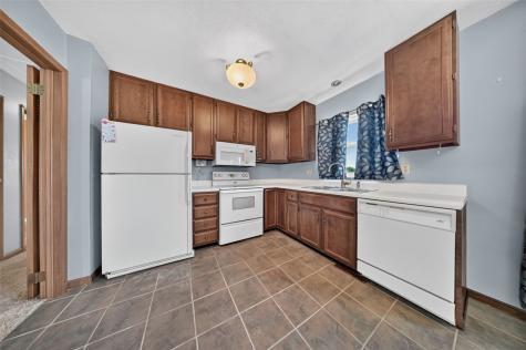 3904 Pine Wood Drive NE Cedar Rapids IA 52402